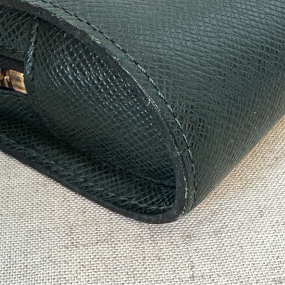 Louis Vuitton Vintage Green Taiga Pochette Orsay Clutch - Picture 8 of 16